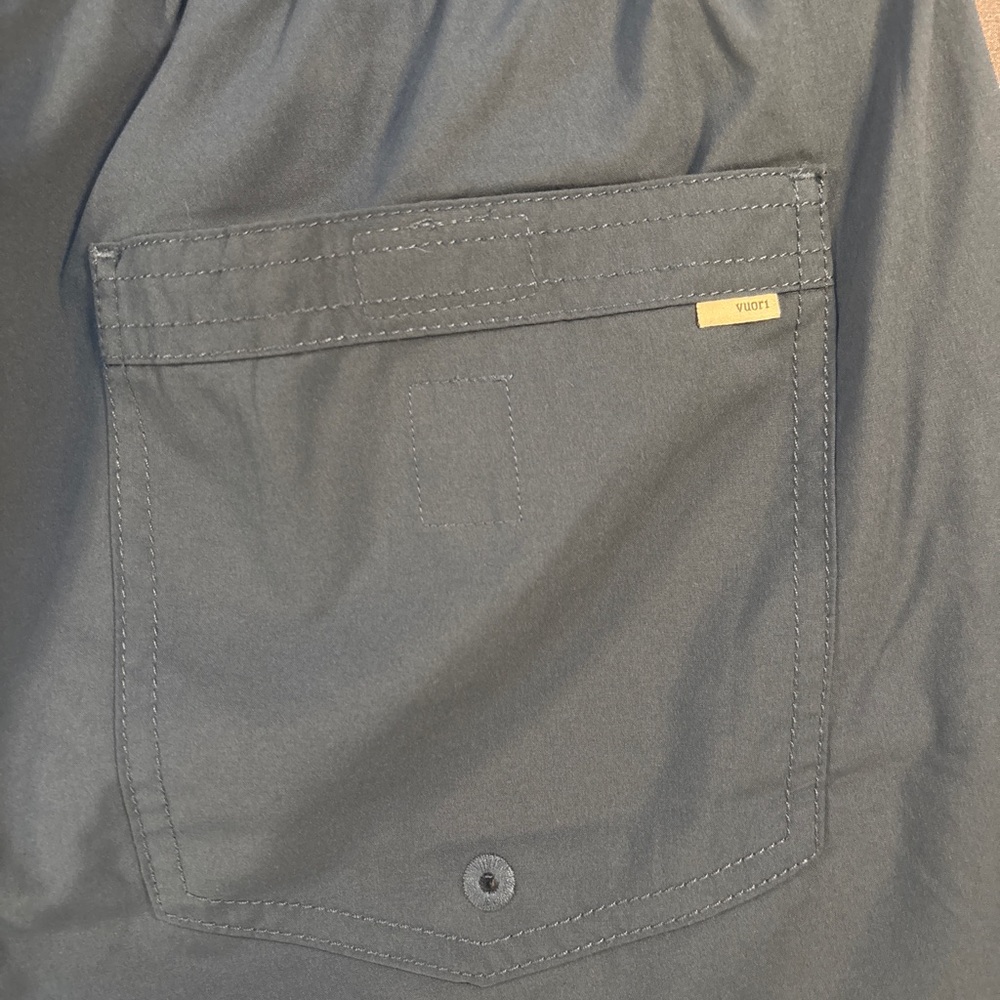 Vuori Kore Shorts Men’s Large Lined Green 7.5” Elastic Waist Pockets Stretch - Picture 6 of 9